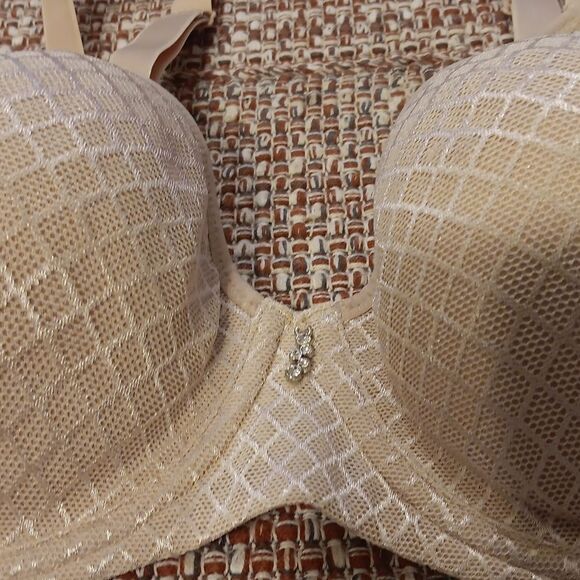 New 34D Full Coverage Beige Latice Underwire Bra - Picture 2 of 5